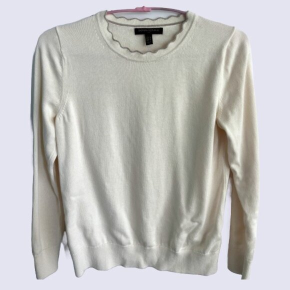 Banana Republic Cream Scalloped Sweater - Picture 1 of 3